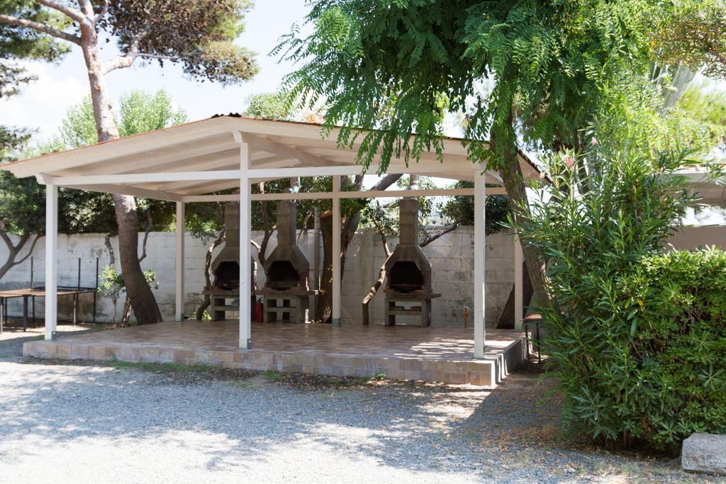 Отель Camping La Focetta Sicula Сант-Алессио-Сикуло Экстерьер фото